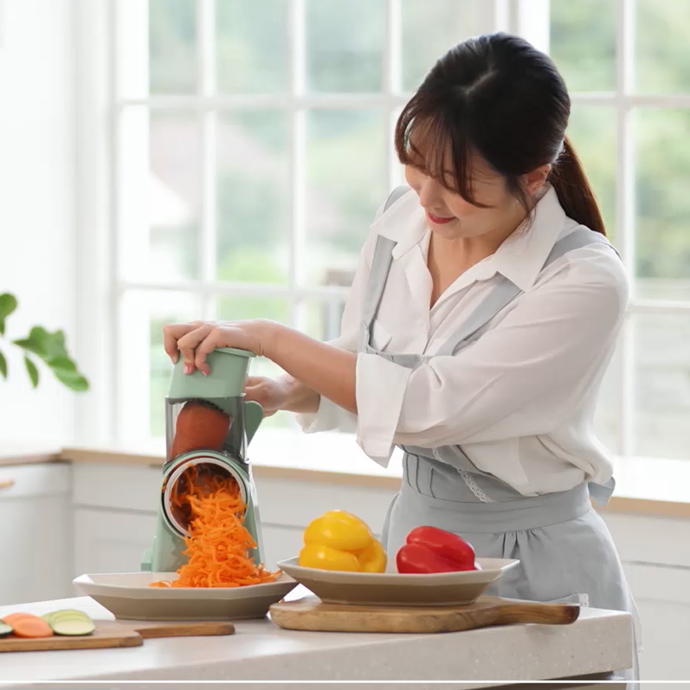리빙톤 돌돌이채칼 드럼통 안전 만능 감자채 슬라이서 야채 다지기